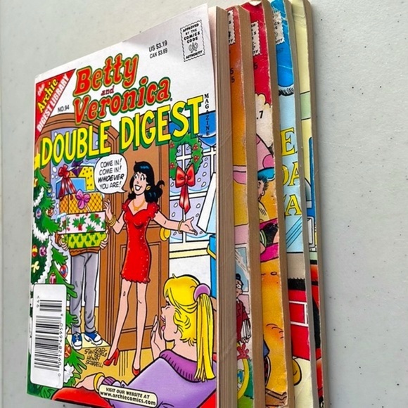 Assorted Archie Digest Comics x5 - Picture 12 of 13